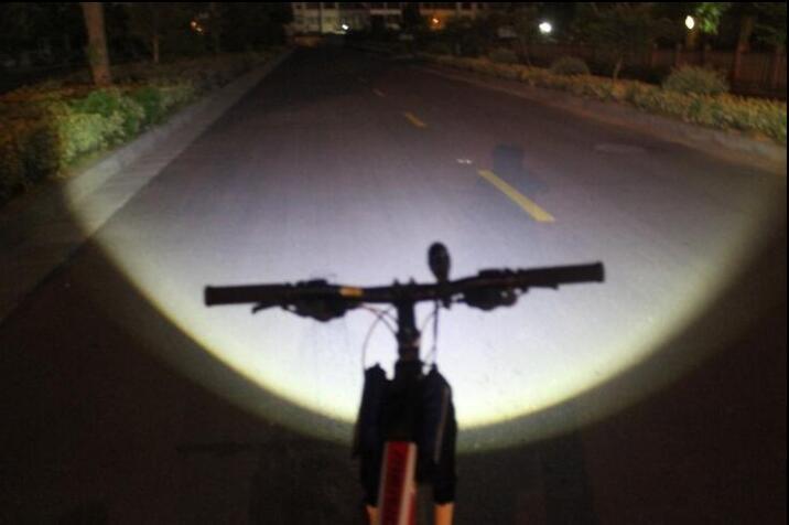 Linterna LED con zoom táctica de 5000 lúmenes, linterna LED de alta potencia, kit de batería AAA o 18650