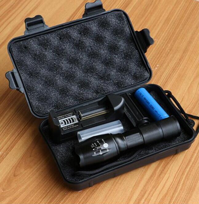 Linterna LED con zoom táctica de 5000 lúmenes, linterna LED de alta potencia, kit de batería AAA o 18650