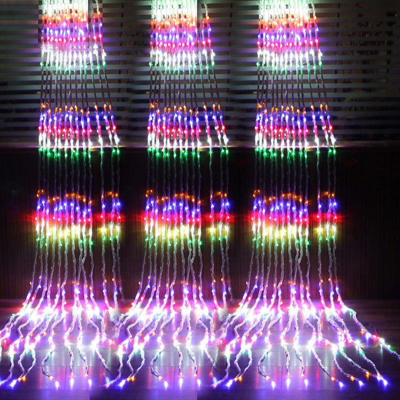 Disposición de fondo al aire libre de luces de red y luces de cadena de agua